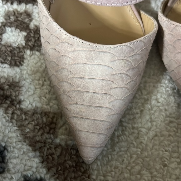 Pink/blush express pointy toe size 8 heels. - Picture 2 of 5